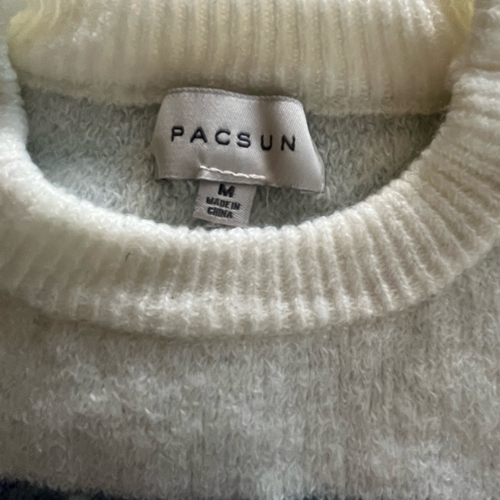 New! Pacsun Women's White and Blue Patterned Winter Sweater Cropped Medium - Picture 13 of 15